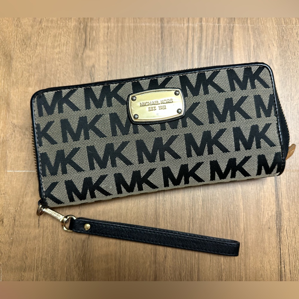 Michael Kors wallet